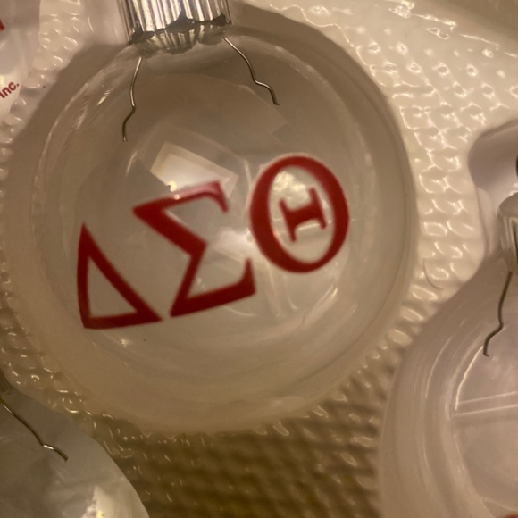 Delta Sigma Theta Sorority,Inc. Christmas ornaments 6 pack - Picture 2 of 7